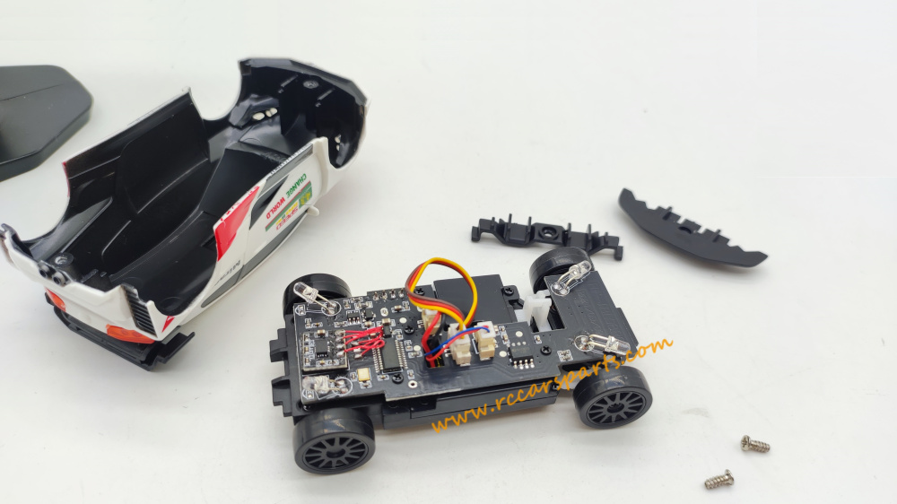 The internal structure of the Jiabai Le 4308 drift car: